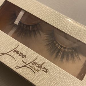 💋NEW💋 Lavaa Lashes Los Angeles